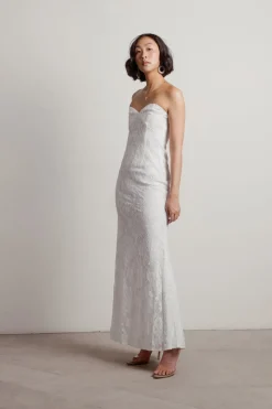 Tobi Adelyn Lace Sweetheart Maxi Dress - White