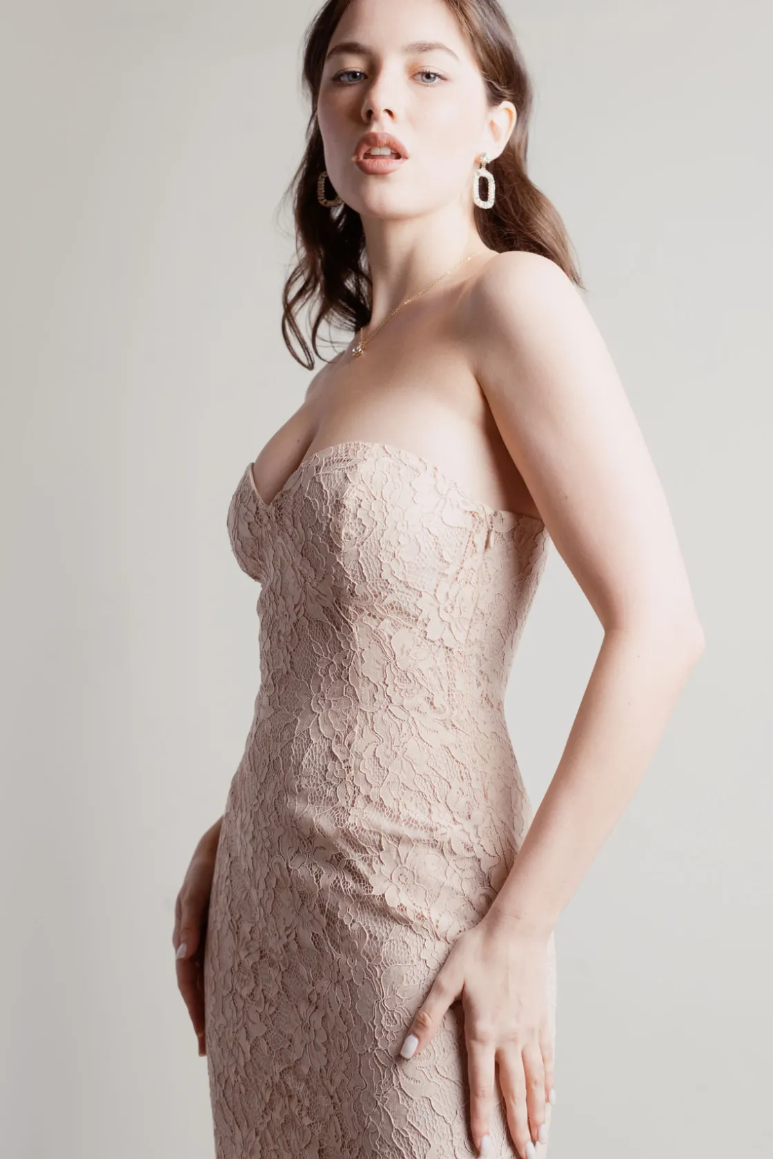 Tobi Adelyn Lace Sweetheart Maxi Dress - White