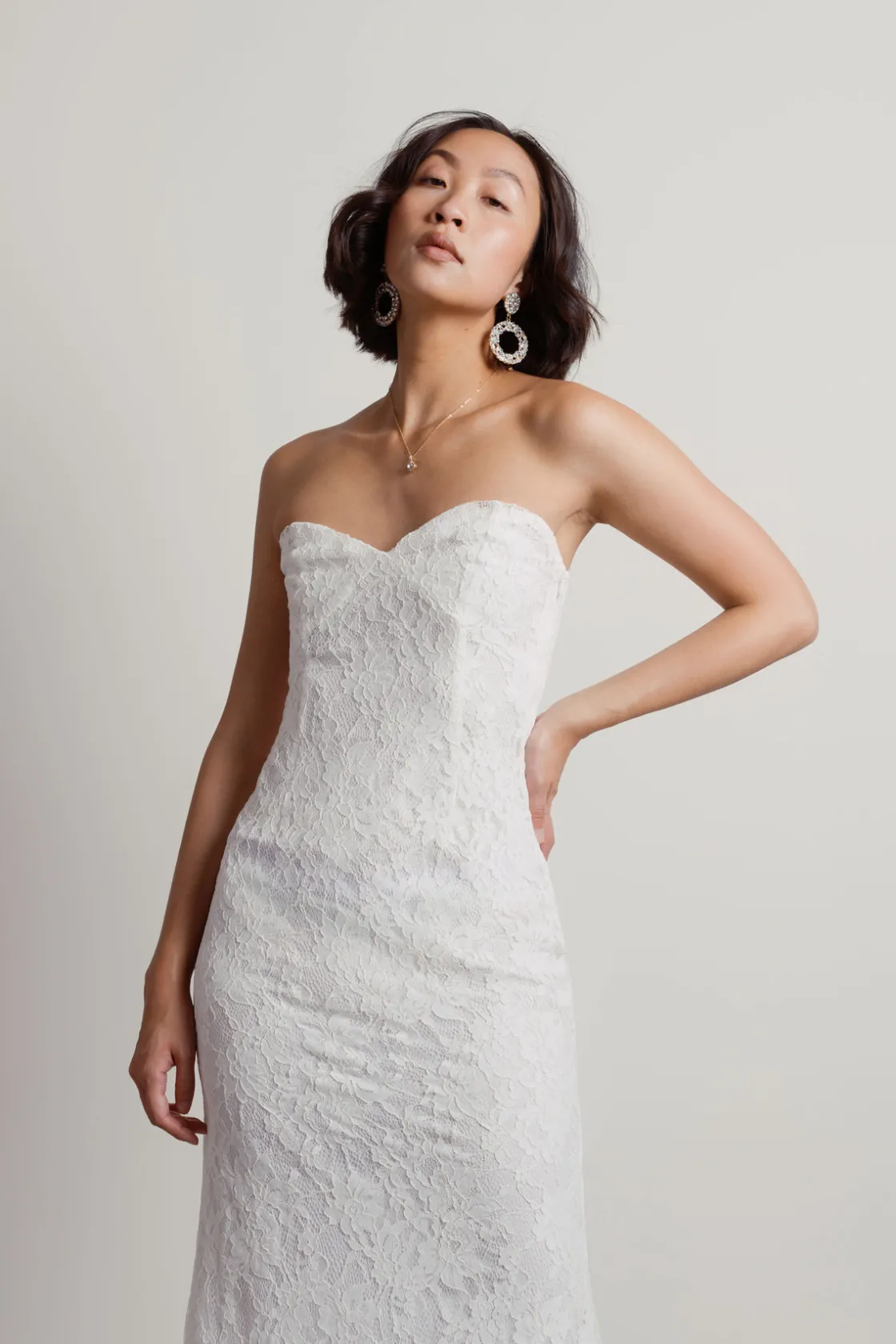 Tobi Adelyn Lace Sweetheart Maxi Dress - White