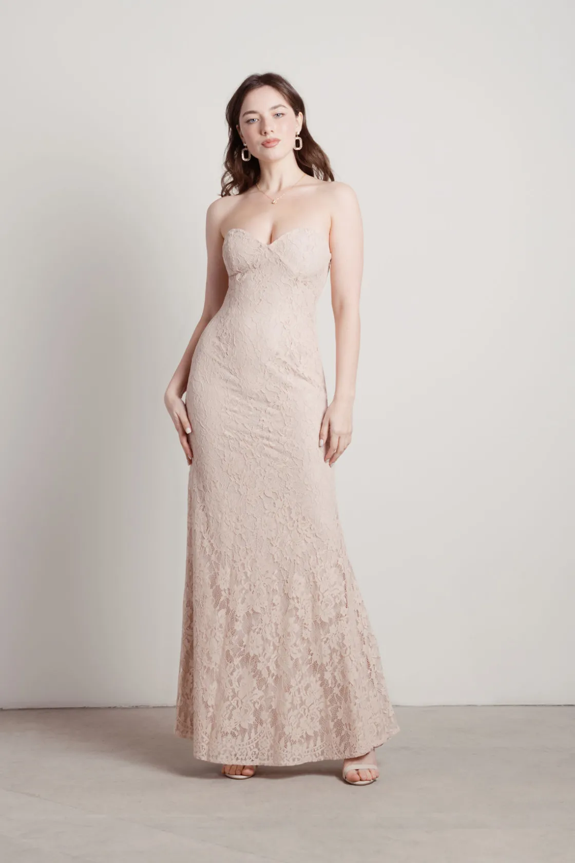 Tobi Adelyn Lace Sweetheart Maxi Dress - White