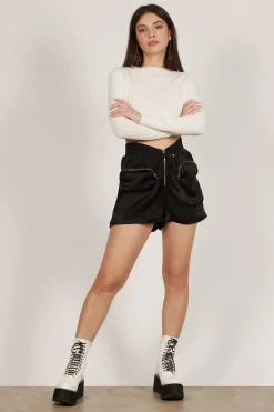 Tobi Amelie Zip Front Shorts -