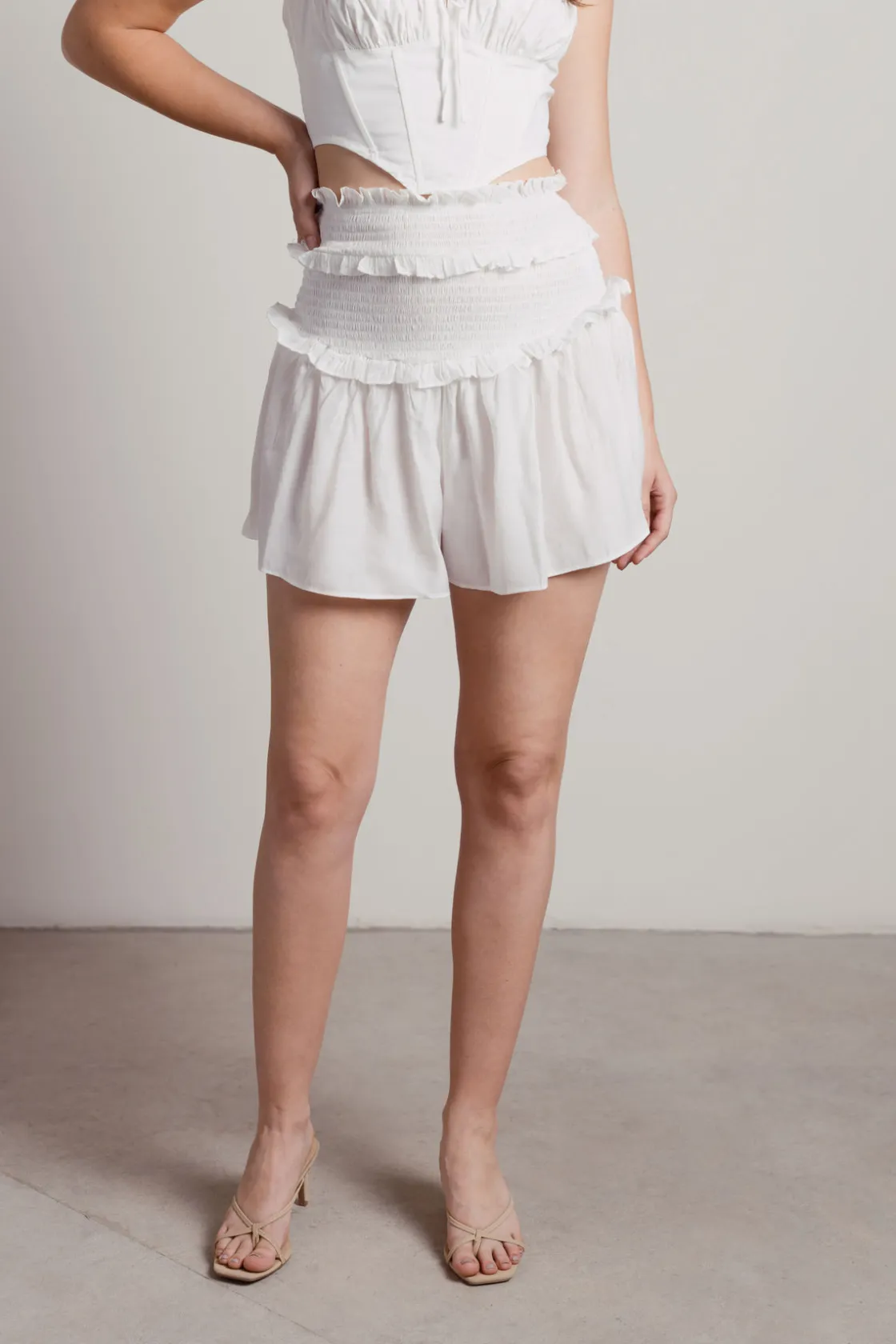 Tobi Bait Me Smocked Shorts -