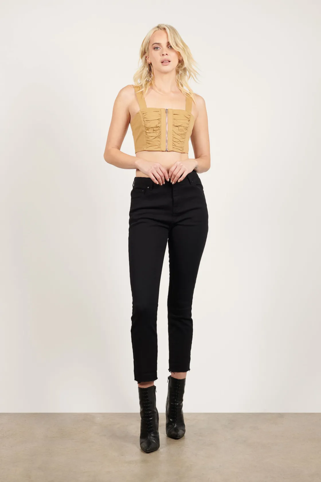 Tobi Concert Ready Crop Top -