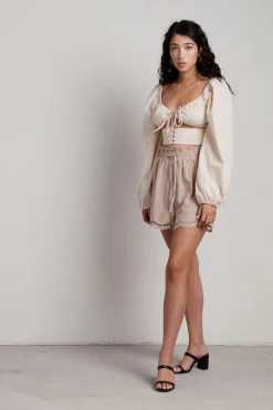 Tobi Curvy Scallop Shorts -