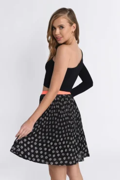 Tobi Dancing Together Printed Mini Skirt -