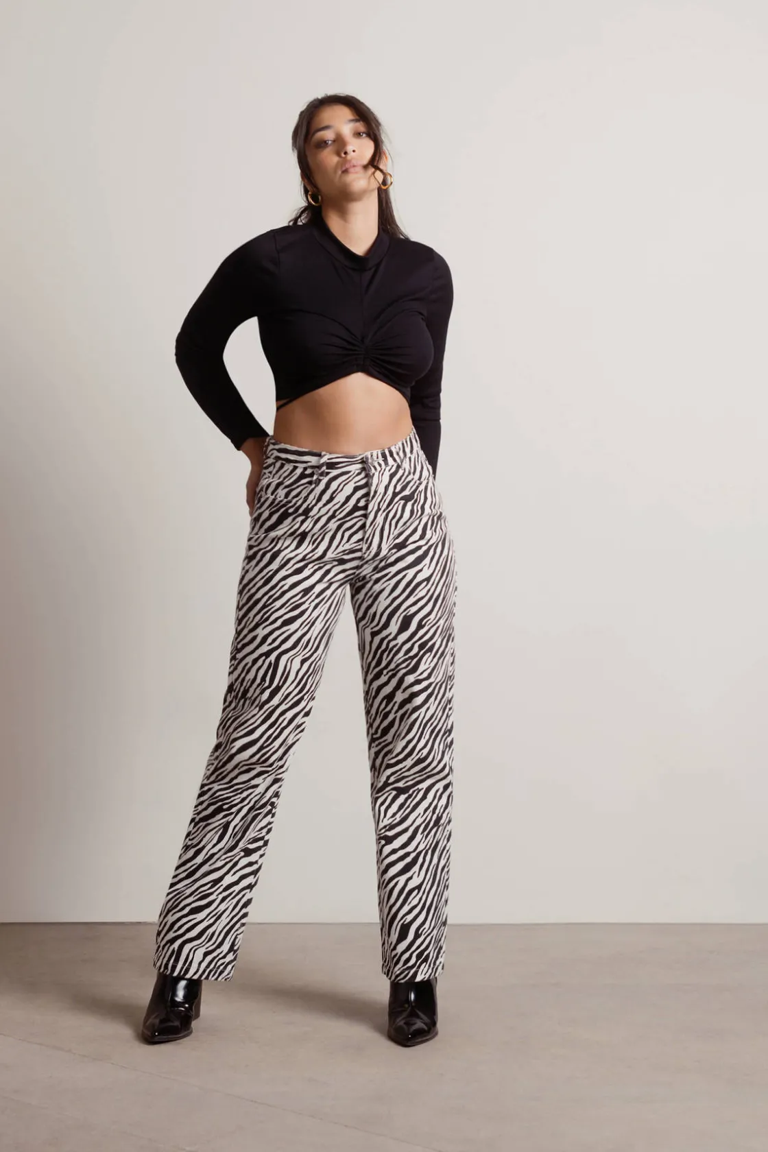 Tobi Eyes Open Crop Top -