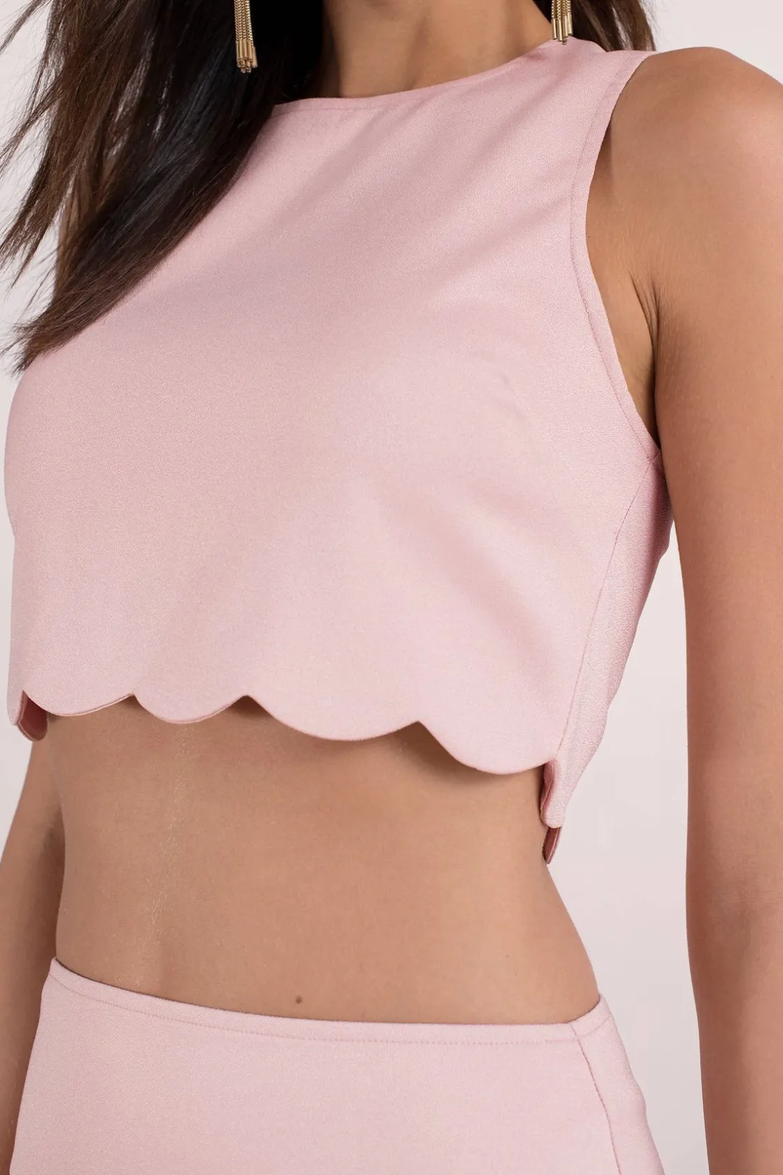 Tobi Getting Wavy Scalloped Hem Crop Top And Mini Skirt Set - White