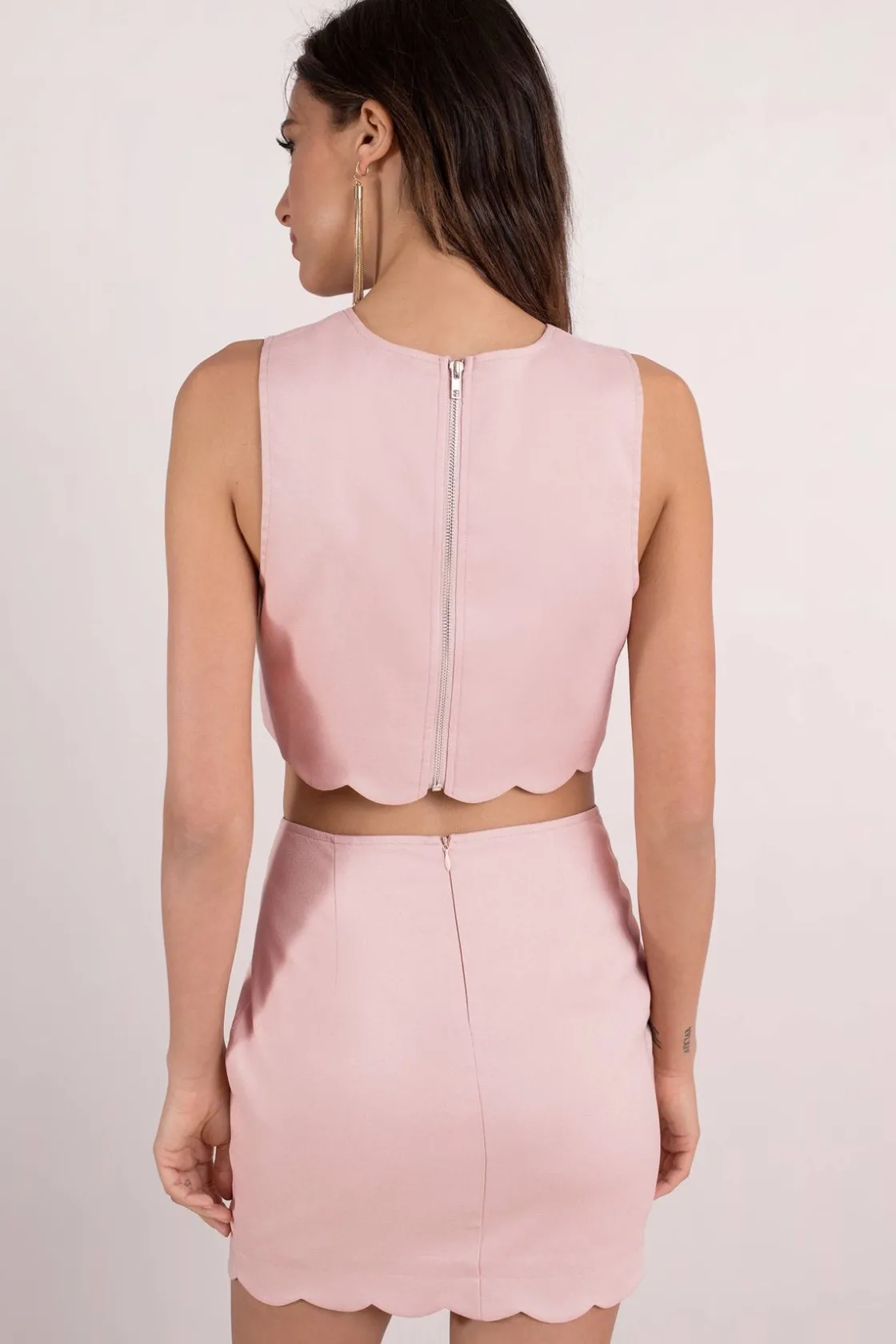 Tobi Getting Wavy Scalloped Hem Crop Top And Mini Skirt Set - White