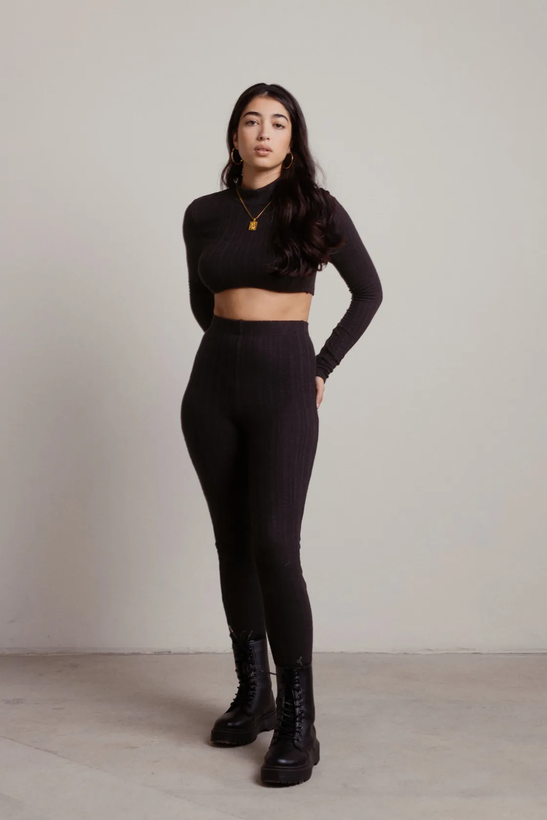 Tobi Kelce Ribbed Crop Top And Lounge Set -