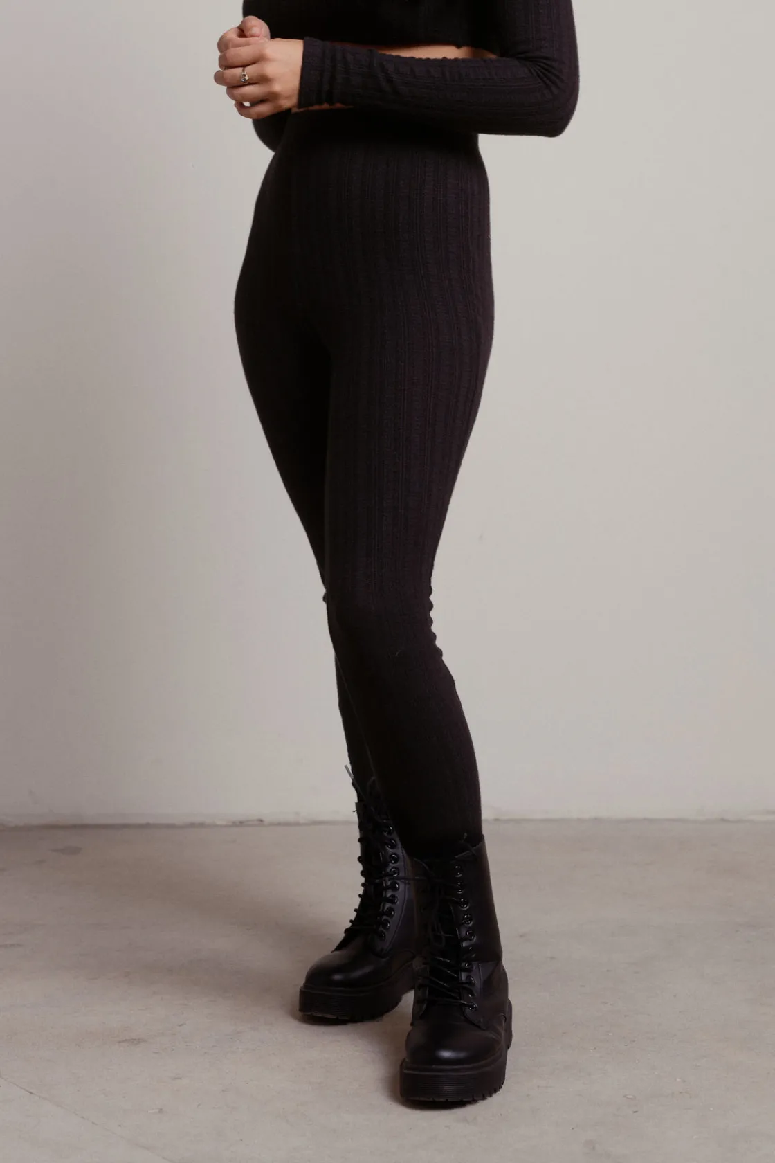 Tobi Kelce Ribbed Crop Top And Lounge Set -