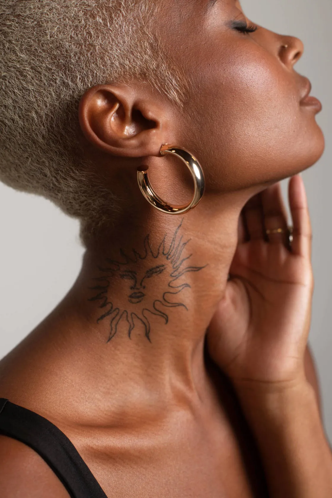 Tobi Lana Medium Sized Chunky Hoop Earrings