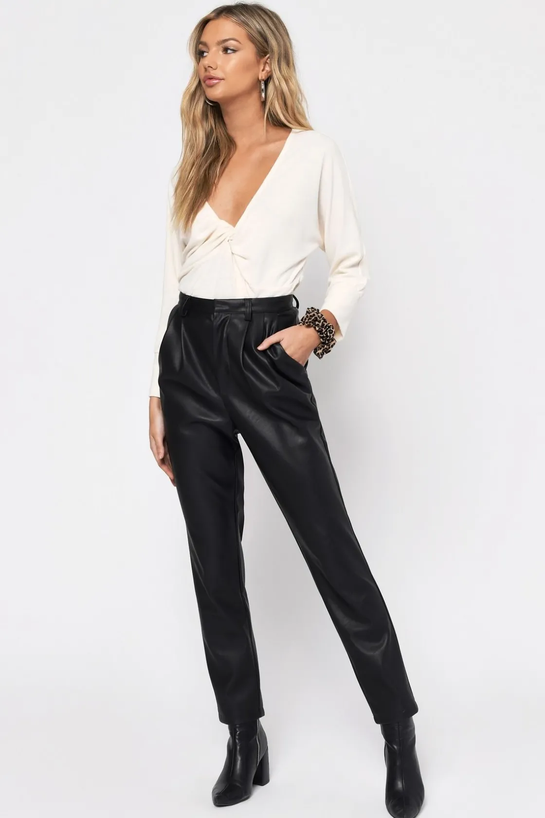 Tobi Need You Here Front Knot Top - Ivory