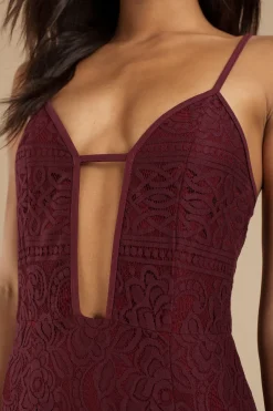 Tobi Out For The Day Plunging Bodycon Mini Dress - Wine