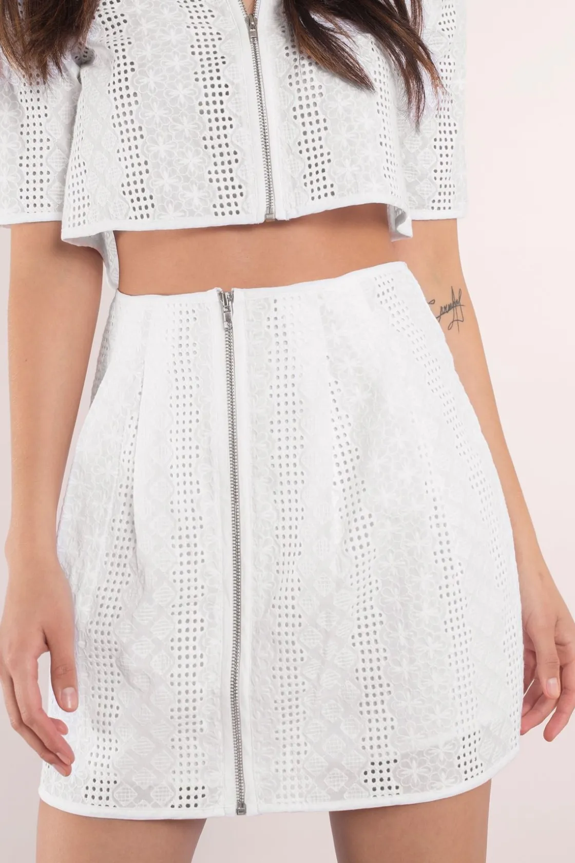 Tobi Out Of Sight Lace Mini Skirt -
