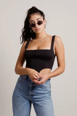 Tobi Out Of The Way Crop Top -