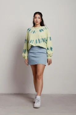 Tobi Pistachio Cream Tie Dye Sweatshirt -