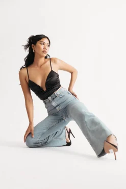 Tobi Renesme Crop Top -
