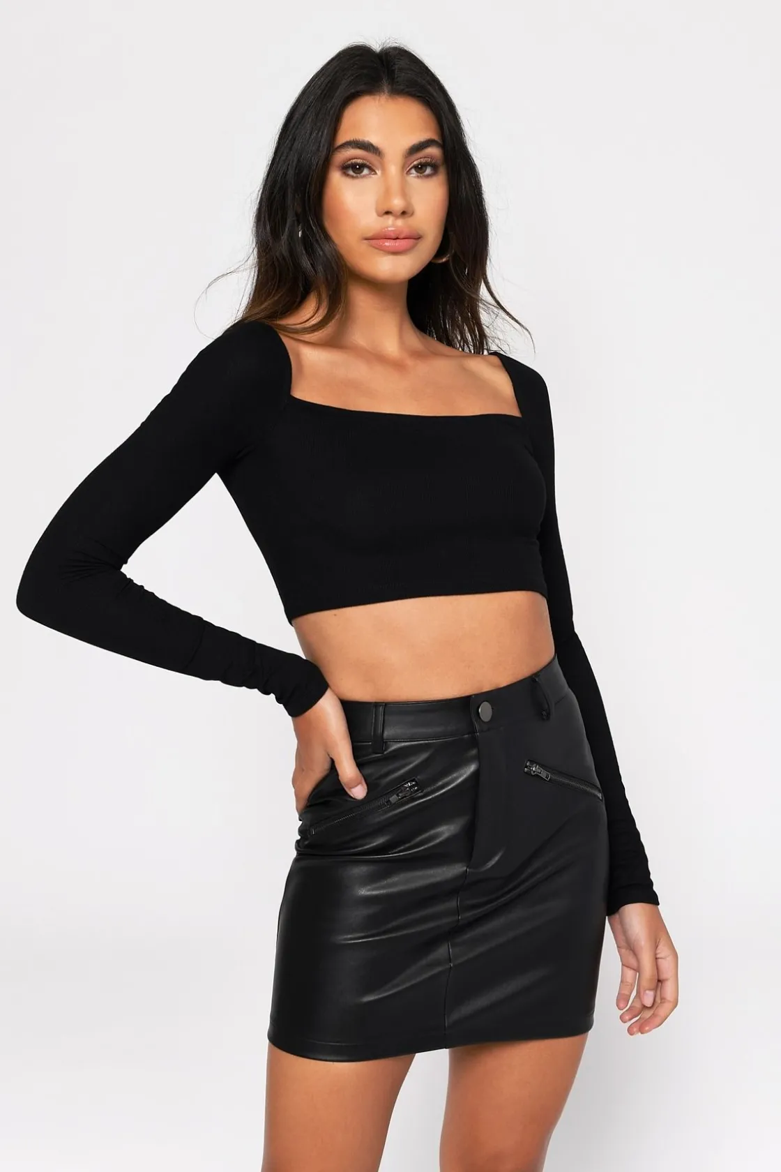 Tobi Side Note Crop Top - Black