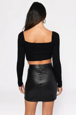 Tobi Side Note Crop Top - Black
