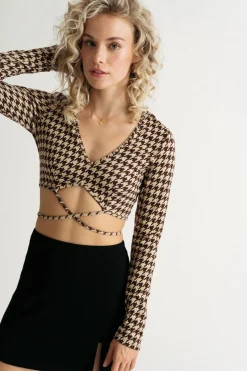 Tobi Tell Me About It Crop Top -