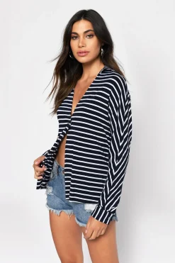 Tobi Working Gal Center Slit Blouse - White And Black